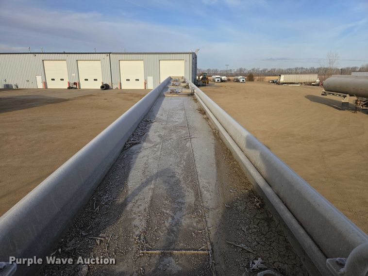 image for item EB1375 1998 Beall BAST-120-4-SB tank trailer