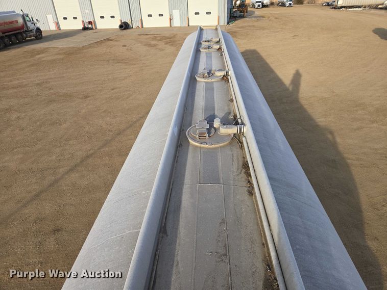 image for item EB1375 1998 Beall BAST-120-4-SB tank trailer