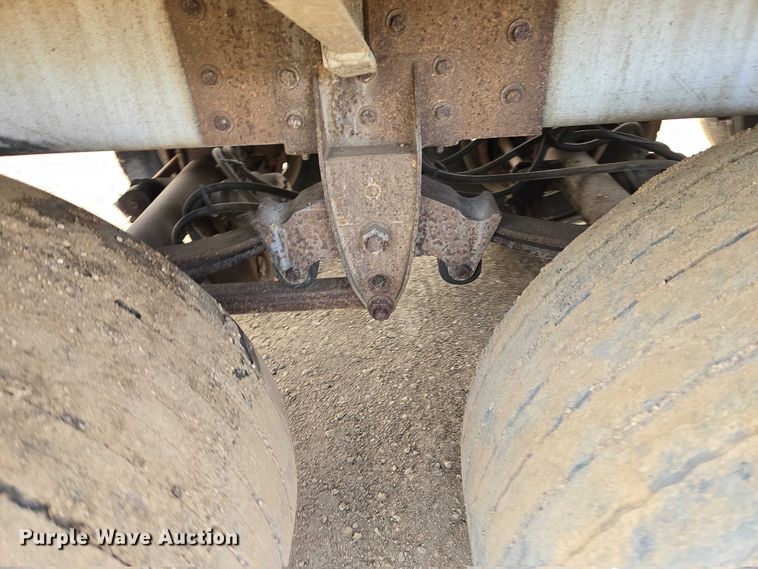 image for item EB1375 1998 Beall BAST-120-4-SB tank trailer