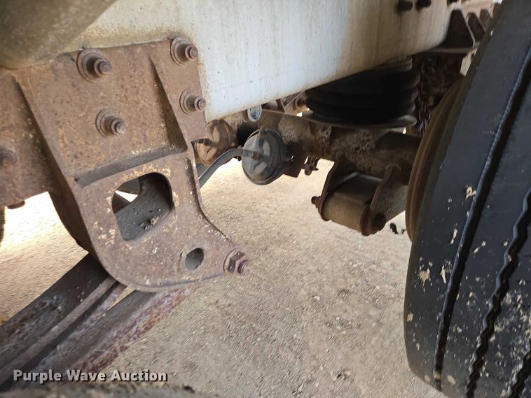 image for item EB1375 1998 Beall BAST-120-4-SB tank trailer