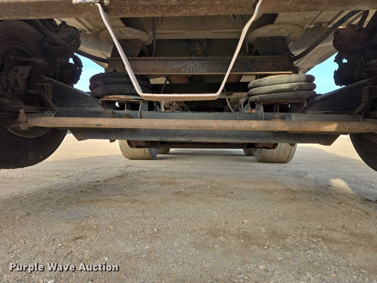 image for item EB1375 1998 Beall BAST-120-4-SB tank trailer