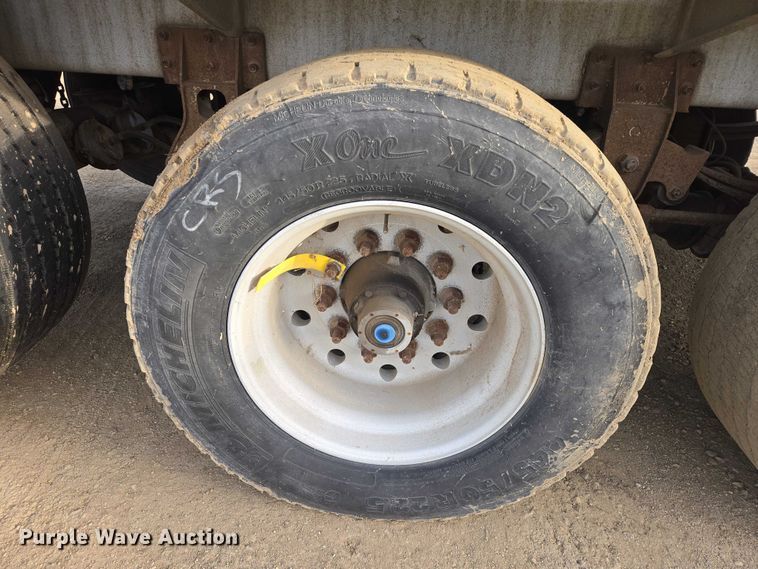 image for item EB1375 1998 Beall BAST-120-4-SB tank trailer