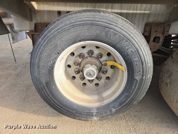 image for item EB1375 1998 Beall BAST-120-4-SB tank trailer