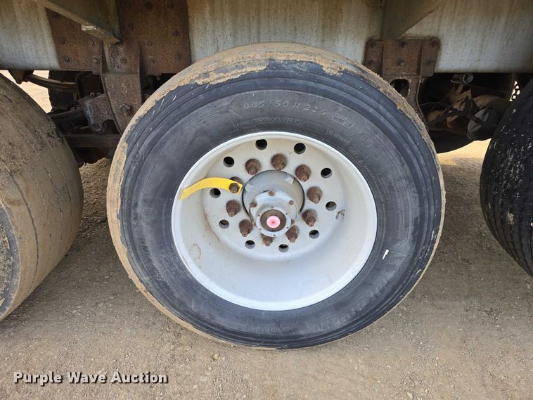 image for item EB1375 1998 Beall BAST-120-4-SB tank trailer