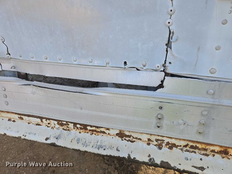 image for item EB1377 1994 Pines dry van trailer