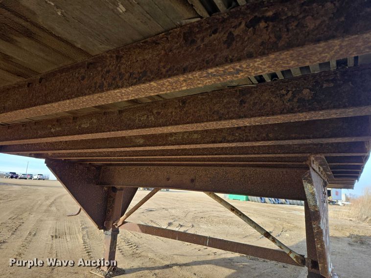 image for item EB1377 1994 Pines dry van trailer