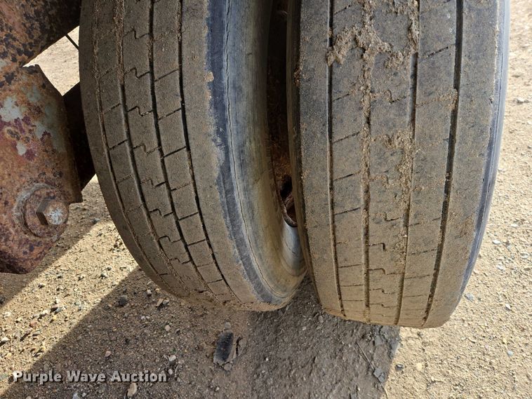 image for item EB1377 1994 Pines dry van trailer