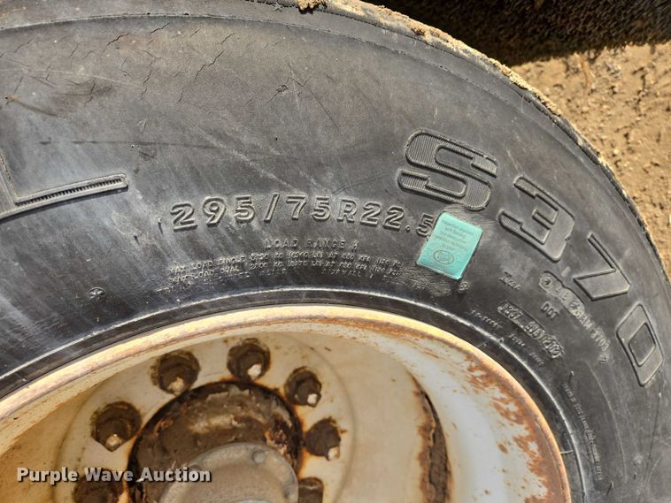 image for item EB1377 1994 Pines dry van trailer