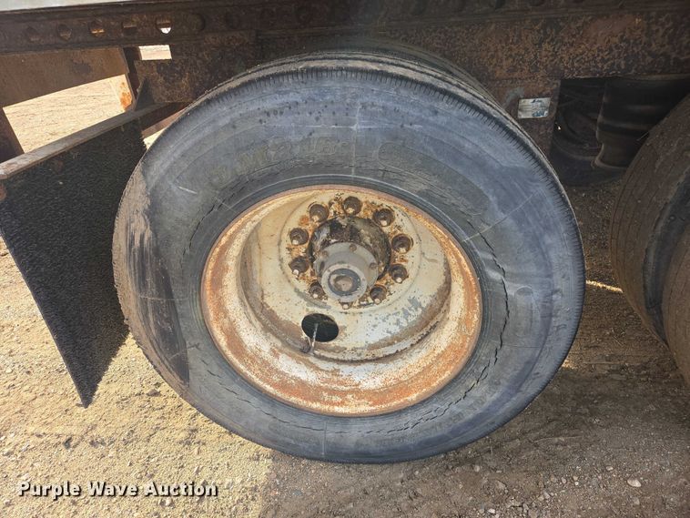 image for item EB1377 1994 Pines dry van trailer