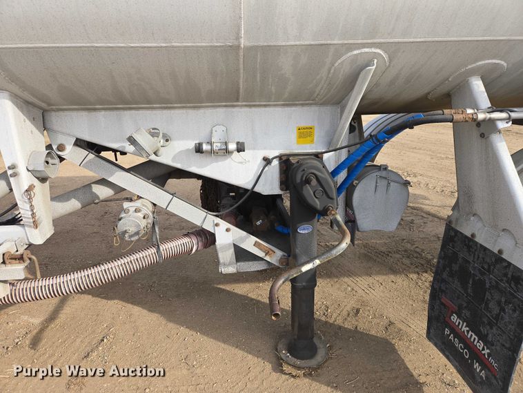 image for item EB1379 1998 Beall BAST-120-4-SB tank trailer