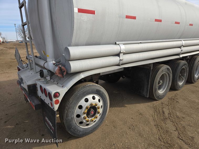 image for item EB1379 1998 Beall BAST-120-4-SB tank trailer