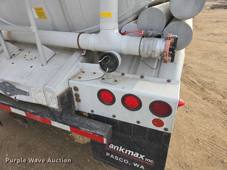 image for item EB1379 1998 Beall BAST-120-4-SB tank trailer