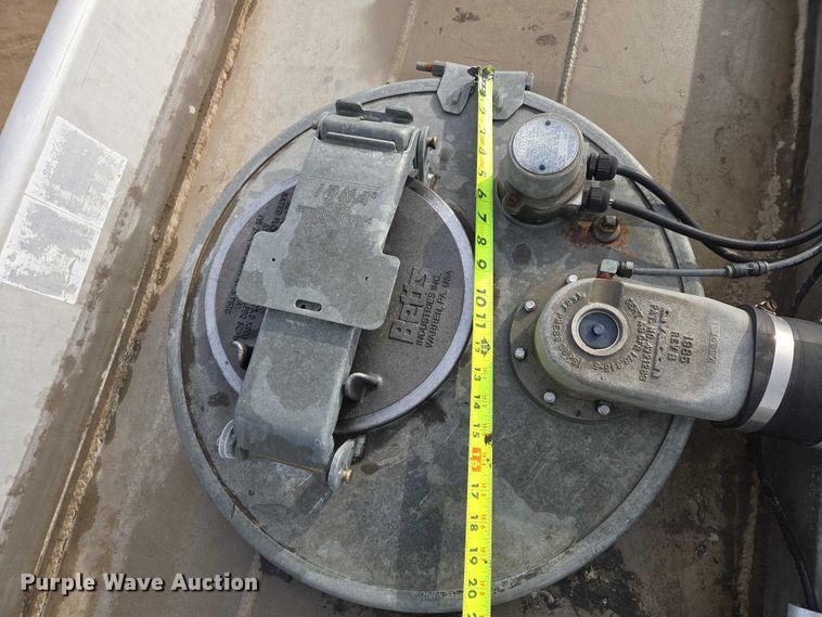 image for item EB1379 1998 Beall BAST-120-4-SB tank trailer