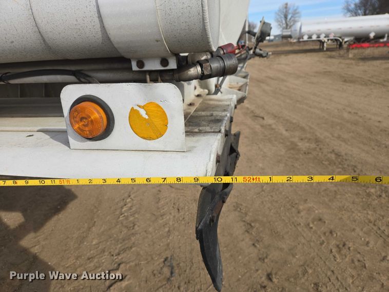 image for item EB1379 1998 Beall BAST-120-4-SB tank trailer