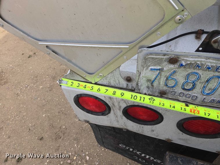 image for item EB1379 1998 Beall BAST-120-4-SB tank trailer