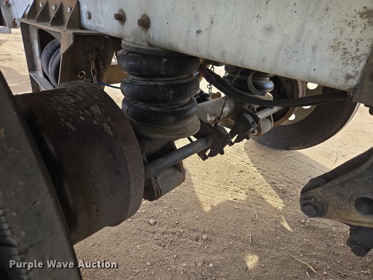 image for item EB1379 1998 Beall BAST-120-4-SB tank trailer