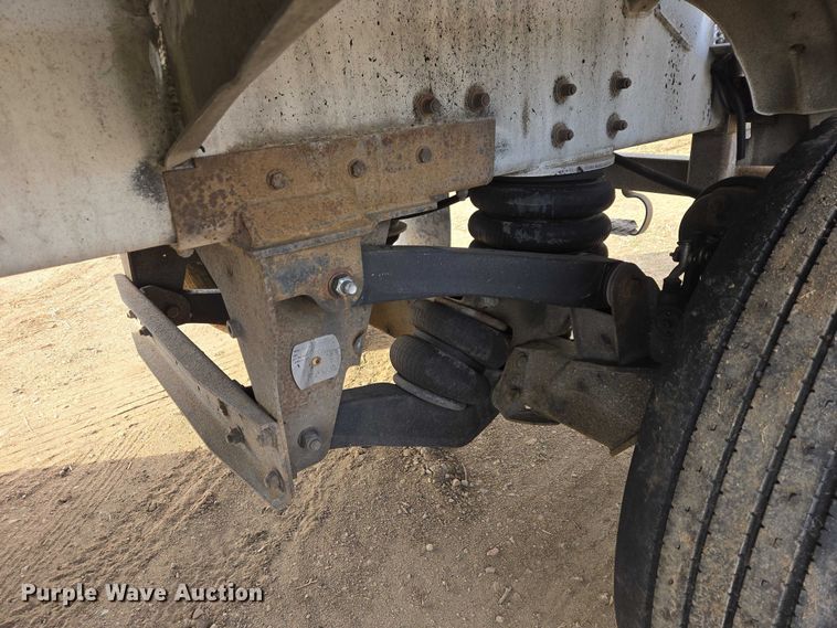 image for item EB1379 1998 Beall BAST-120-4-SB tank trailer