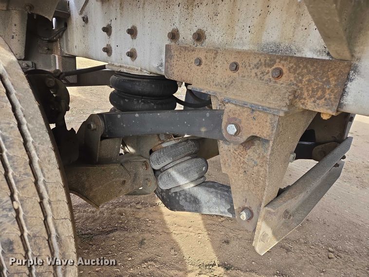 image for item EB1379 1998 Beall BAST-120-4-SB tank trailer