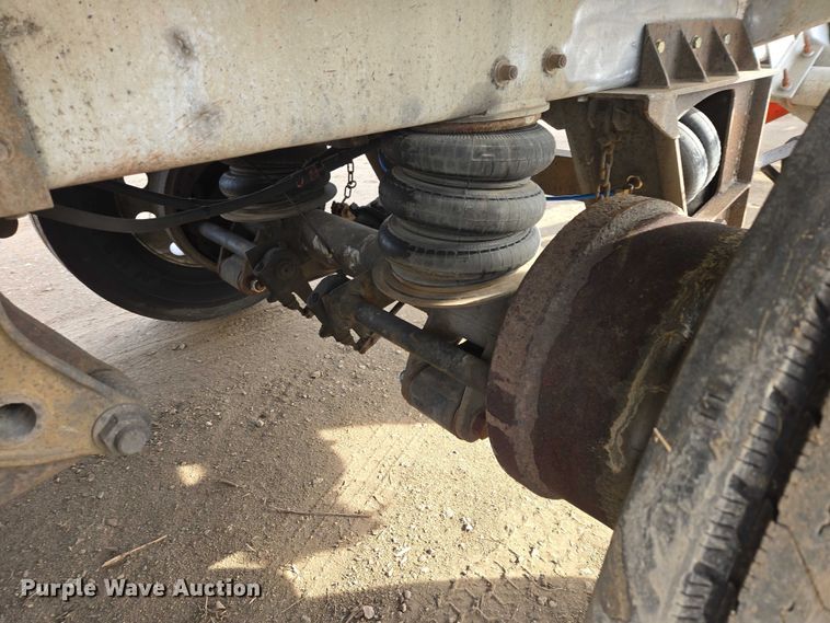 image for item EB1379 1998 Beall BAST-120-4-SB tank trailer