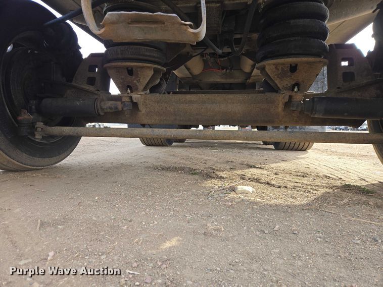 image for item EB1379 1998 Beall BAST-120-4-SB tank trailer