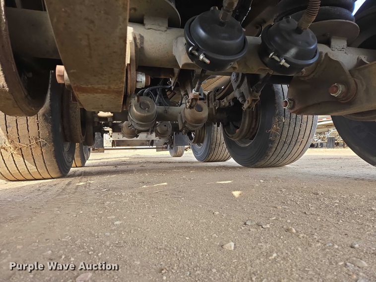 image for item EB1379 1998 Beall BAST-120-4-SB tank trailer