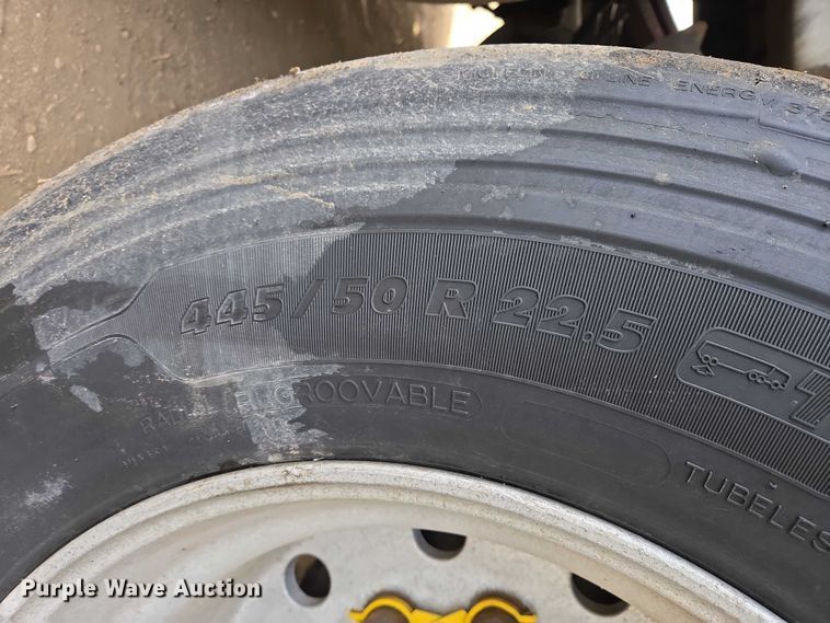 image for item EB1379 1998 Beall BAST-120-4-SB tank trailer