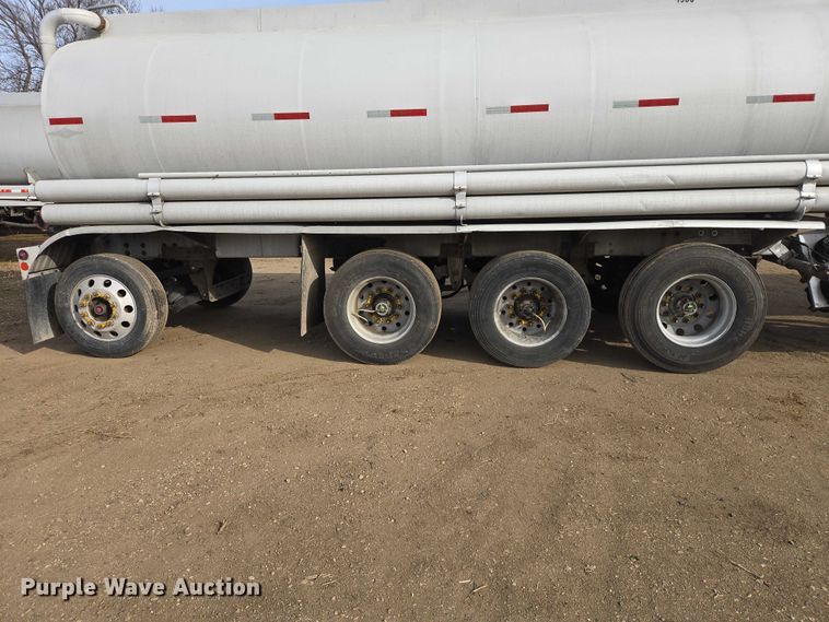image for item EB1379 1998 Beall BAST-120-4-SB tank trailer