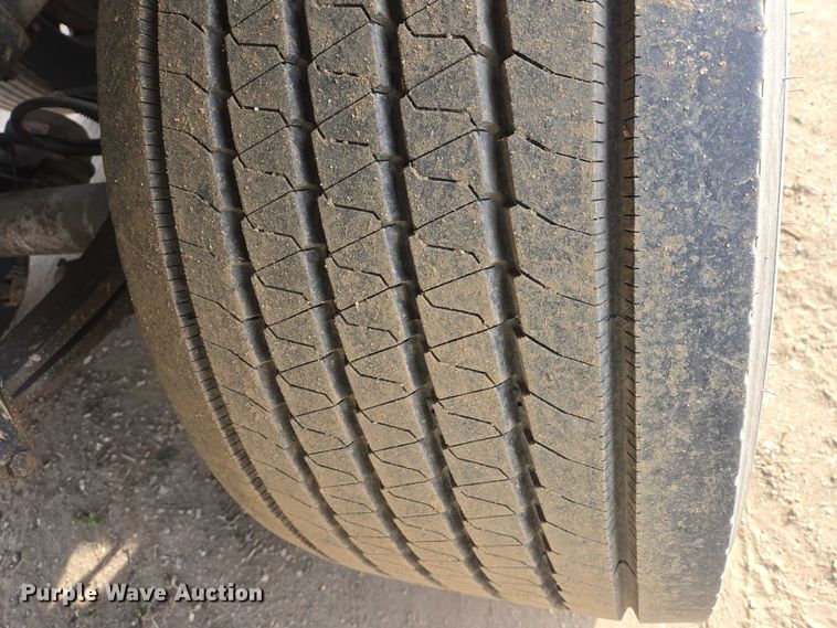 image for item EB1379 1998 Beall BAST-120-4-SB tank trailer