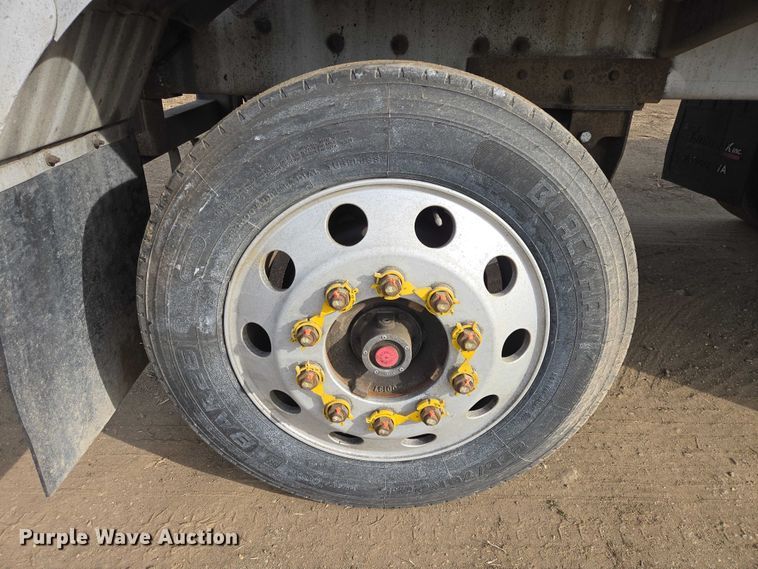 image for item EB1379 1998 Beall BAST-120-4-SB tank trailer