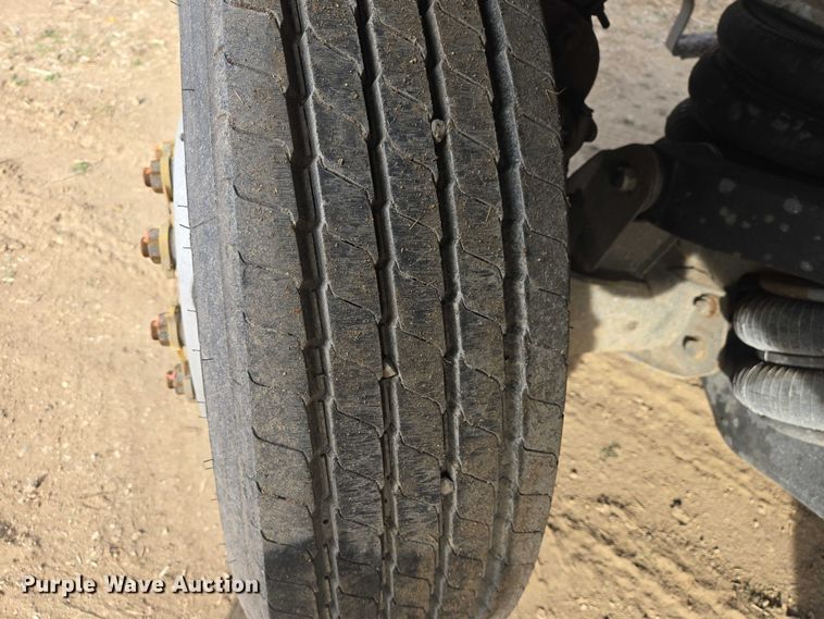 image for item EB1379 1998 Beall BAST-120-4-SB tank trailer