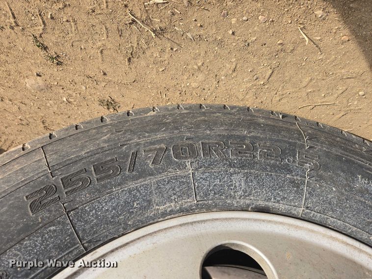 image for item EB1379 1998 Beall BAST-120-4-SB tank trailer