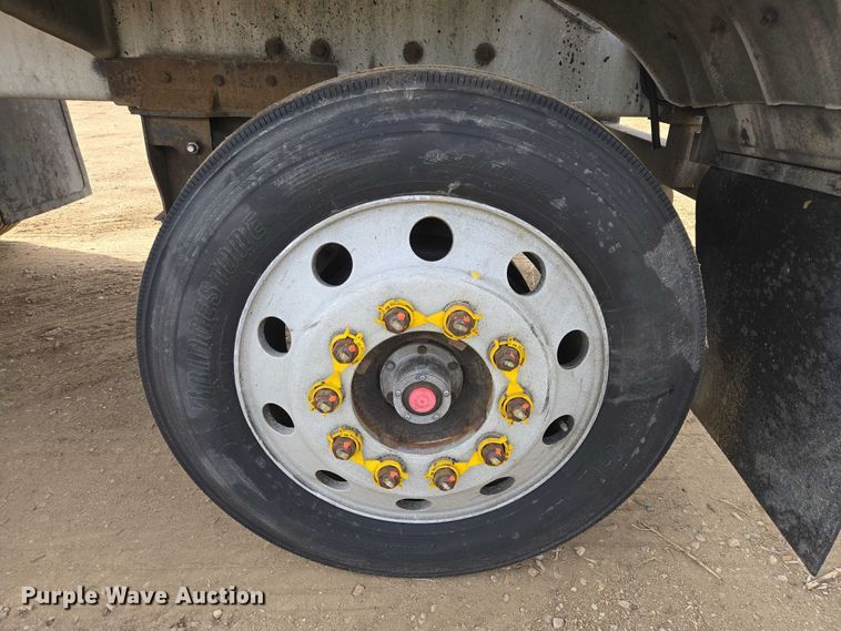 image for item EB1379 1998 Beall BAST-120-4-SB tank trailer