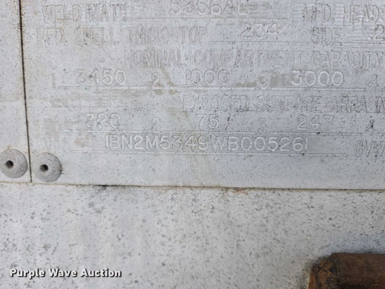 image for item EB1379 1998 Beall BAST-120-4-SB tank trailer