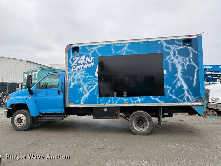 image for item EC8238 2008 GMC C4 box truck