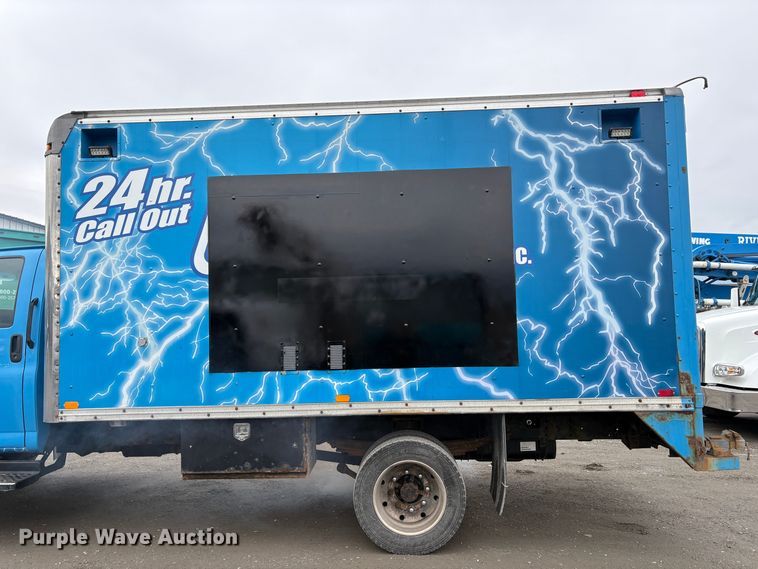 image for item EC8238 2008 GMC C4 box truck