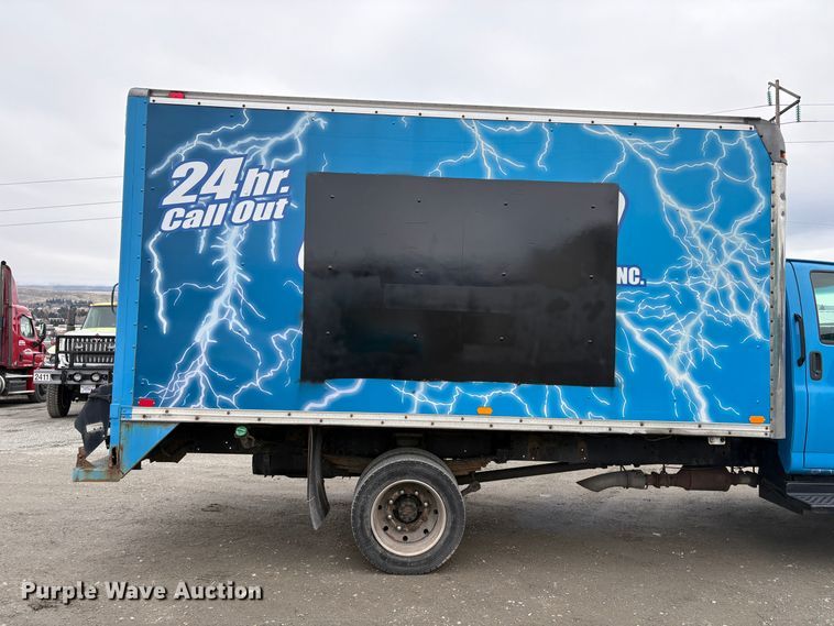 image for item EC8238 2008 GMC C4 box truck