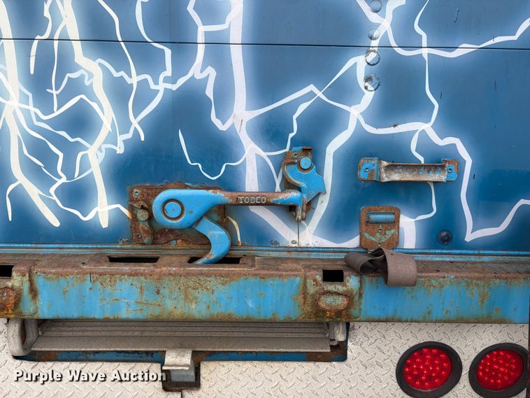 image for item EC8238 2008 GMC C4 box truck