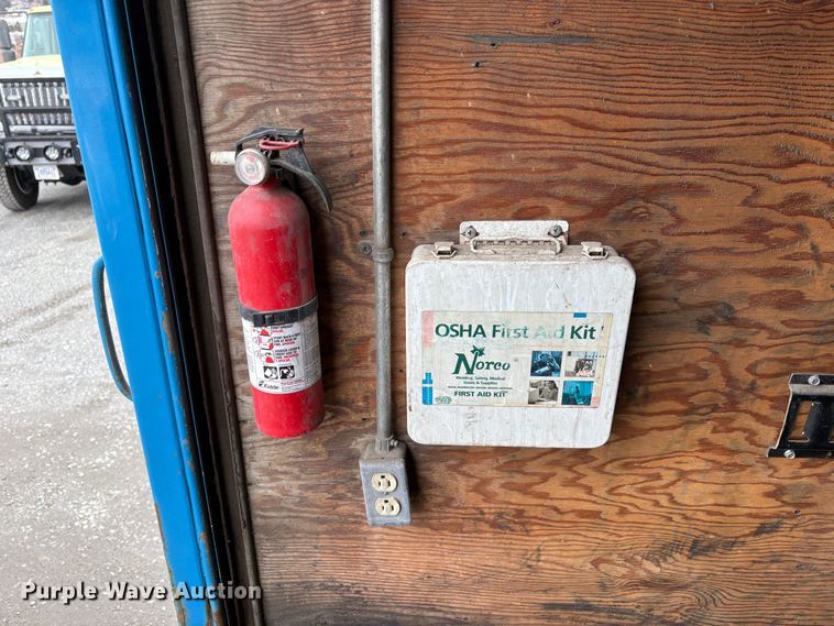 image for item EC8238 2008 GMC C4 box truck