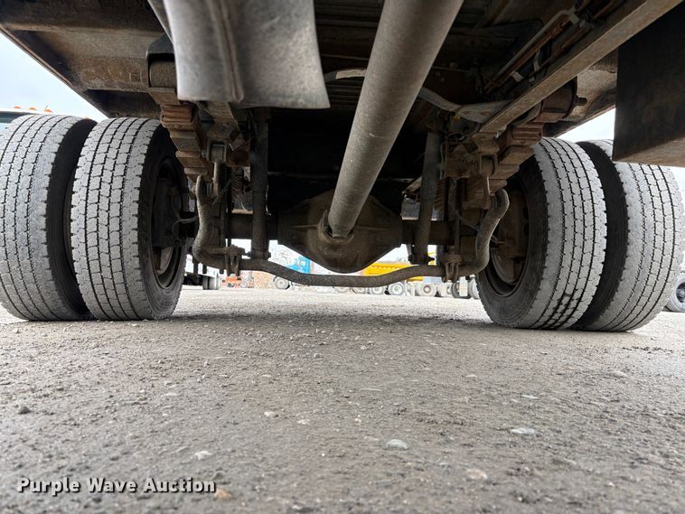 image for item EC8238 2008 GMC C4 box truck