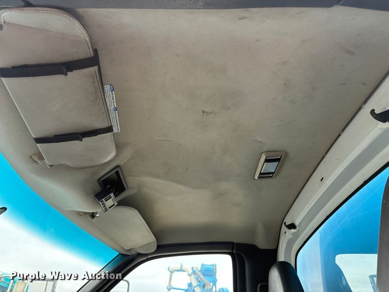 image for item EC8238 2008 GMC C4 box truck