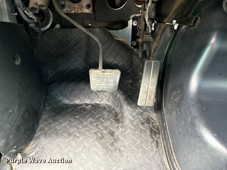 image for item EC8238 2008 GMC C4 box truck