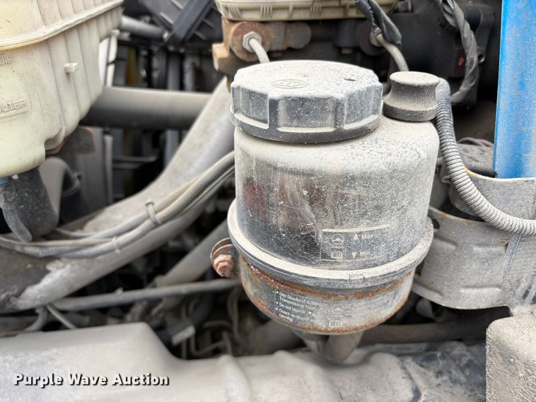 image for item EC8238 2008 GMC C4 box truck