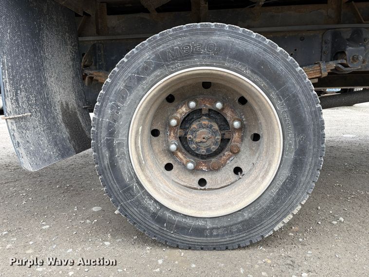 image for item EC8238 2008 GMC C4 box truck