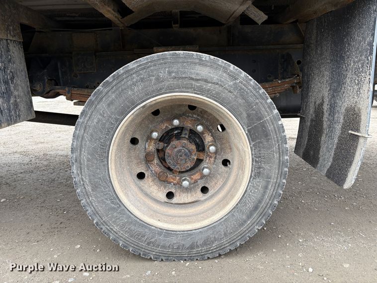 image for item EC8238 2008 GMC C4 box truck