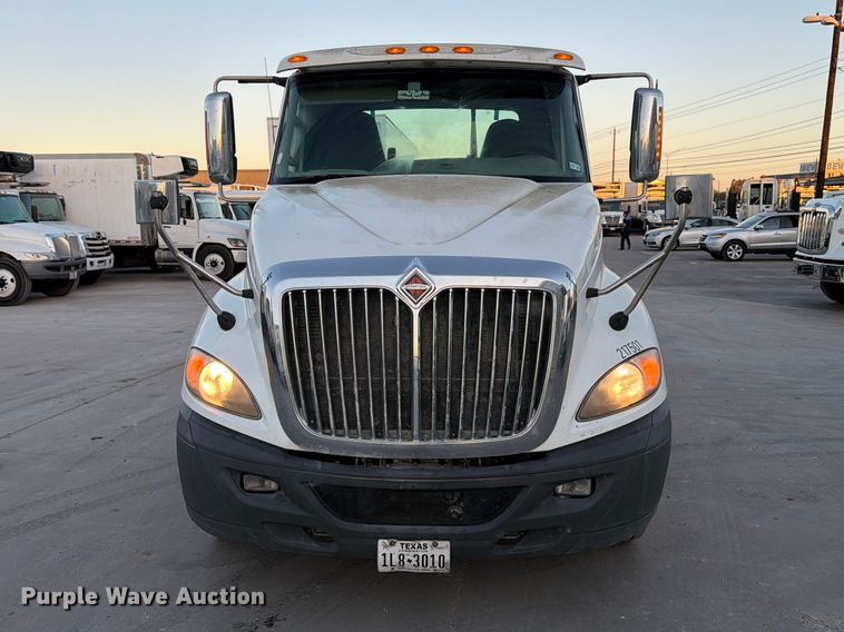 image for item ED5147 2017 International ProStar Plus semi truck