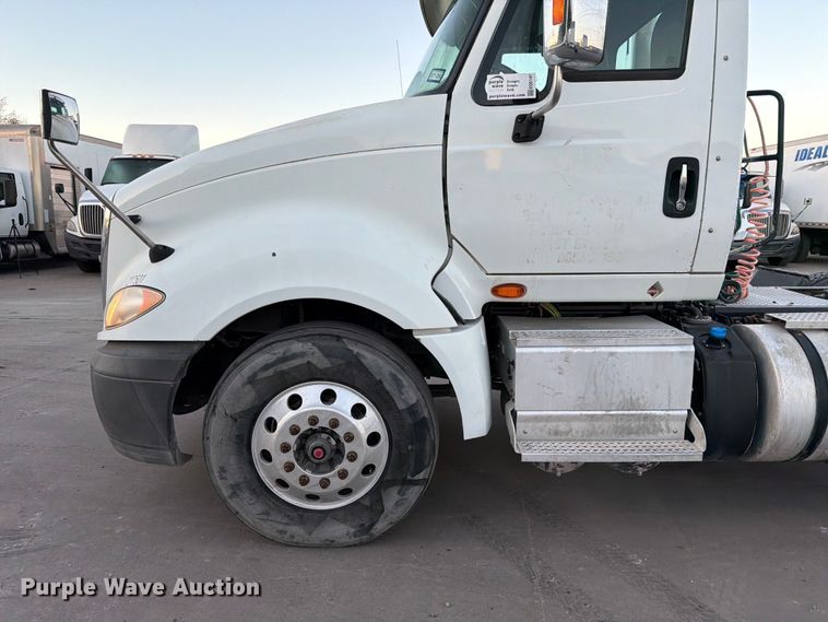image for item ED5147 2017 International ProStar Plus semi truck