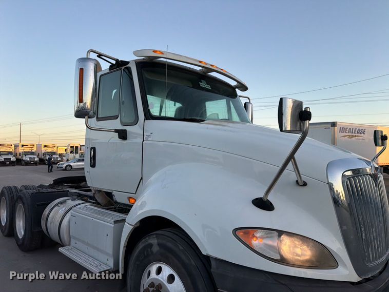 image for item ED5147 2017 International ProStar Plus semi truck