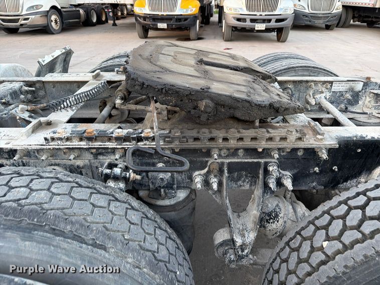 image for item ED5147 2017 International ProStar Plus semi truck