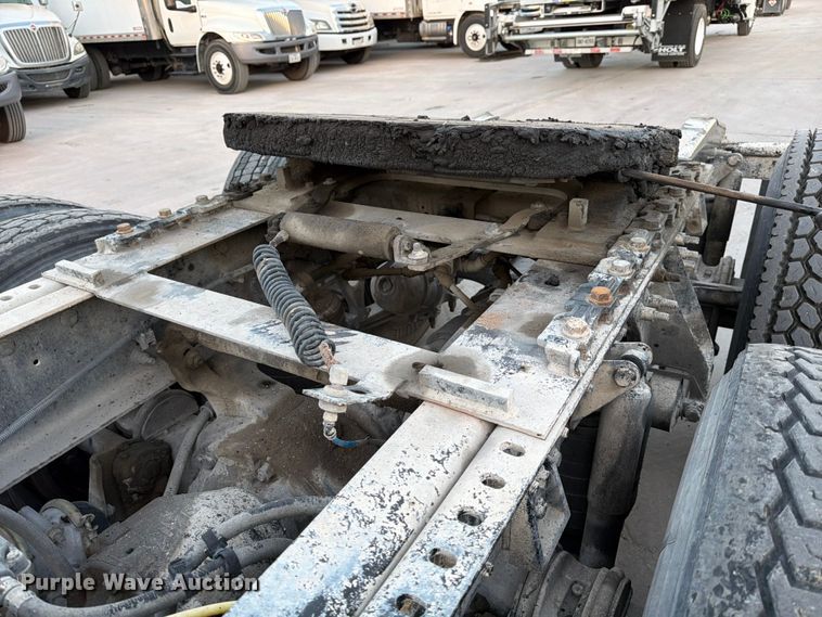 image for item ED5147 2017 International ProStar Plus semi truck