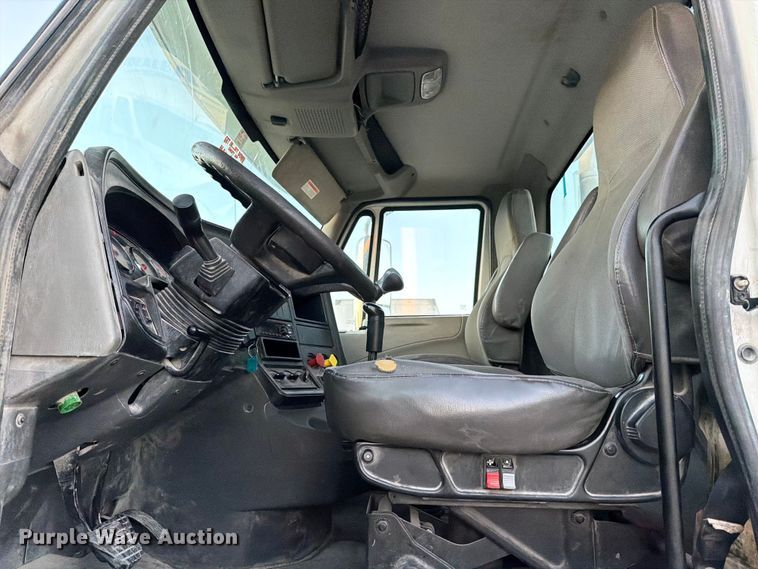 image for item ED5147 2017 International ProStar Plus semi truck